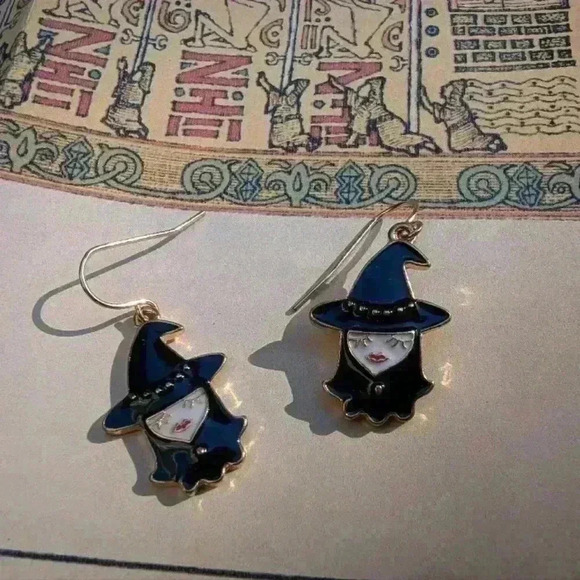 Witch Hat Earrings  - Black - Picture 4 of 7